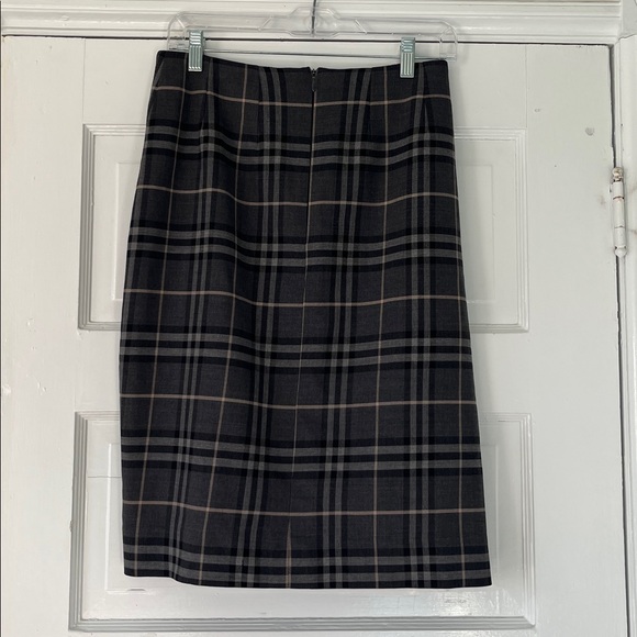 Burberry Pencil Skirt Size 8 - Picture 4 of 8